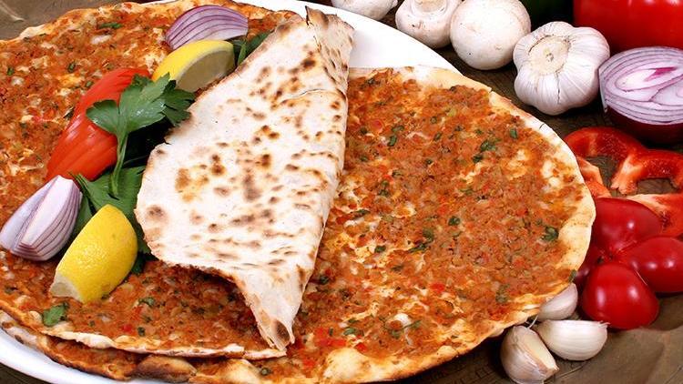 Lahmacun Tarifi - Tavada lahmacun nasıl yapılır? Kolay ve pratik lahmacun  yapımı ile malzemeleri